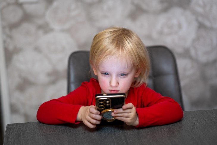 when should kids have smartphones