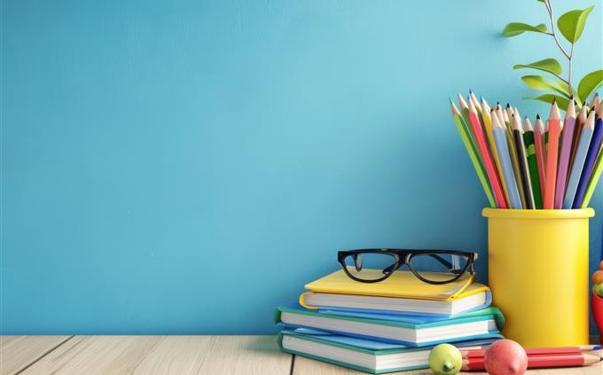 General knowledge test: notebooks, glasses and pencils