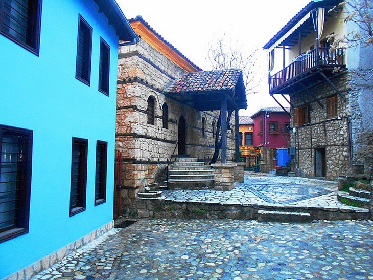 10 Picturesque Towns and Villages in Mainland Greece: The Jewish Quarter in Veria, Greek Macedonia