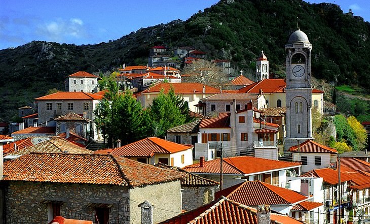 10 Picturesque Towns and Villages in Mainland Greece: View of Dimitsana, Arcadia, Greece