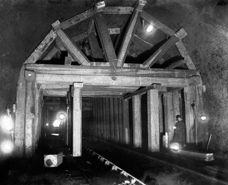 Tunnels 