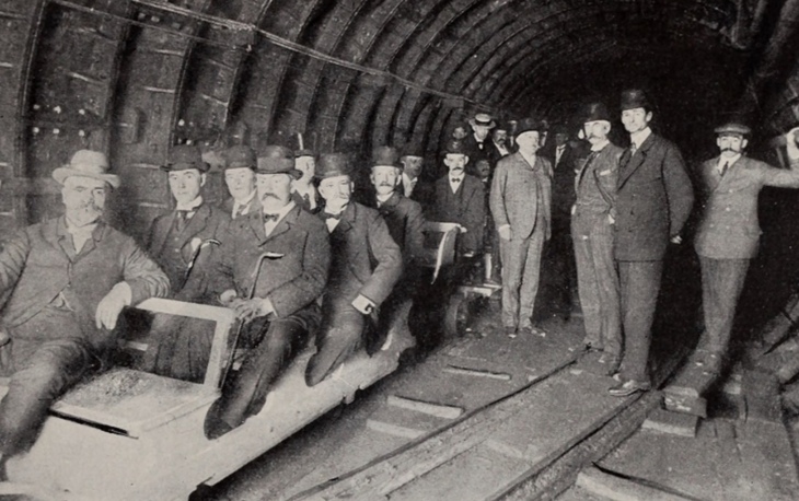 Tunnels 