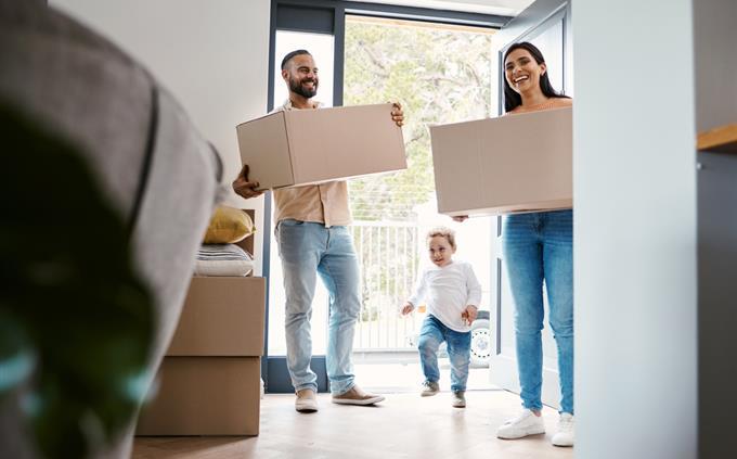 Family Gift Test: Family moves an apartment