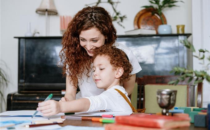 Family Gift Test: Child and Mama together