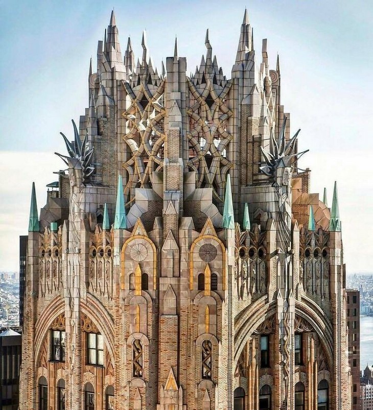Beautiful American Architecture: The Crown of the General Electric Building Skyscraper