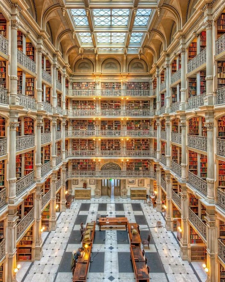 Beautiful American Architecture: George Peabody Library