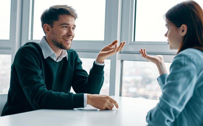 What is your communication style: a man and a woman chatting