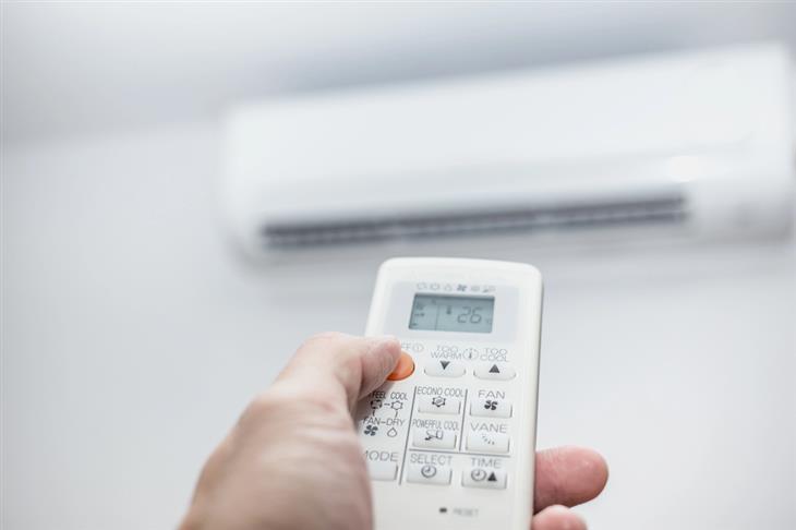 Guide to sleeping with an air conditioner or fan: Operating an air conditioner