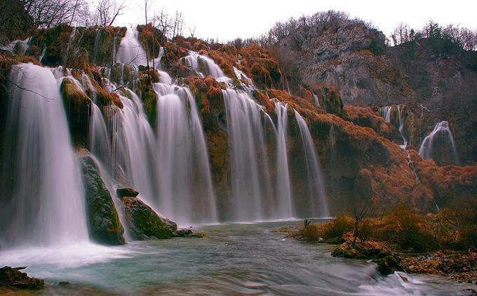 Trivia Places in the World: Plitic Lakes
