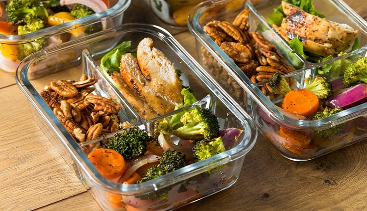 How long can you keep a salad in the fridge: Salads in storage containers