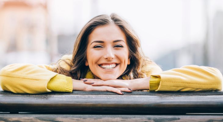 How to identify emotions and the message they convey: A joyful woman