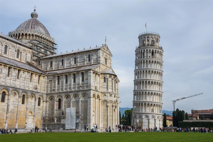 Leaning towers from around the world: Leaning Tower of Pisa