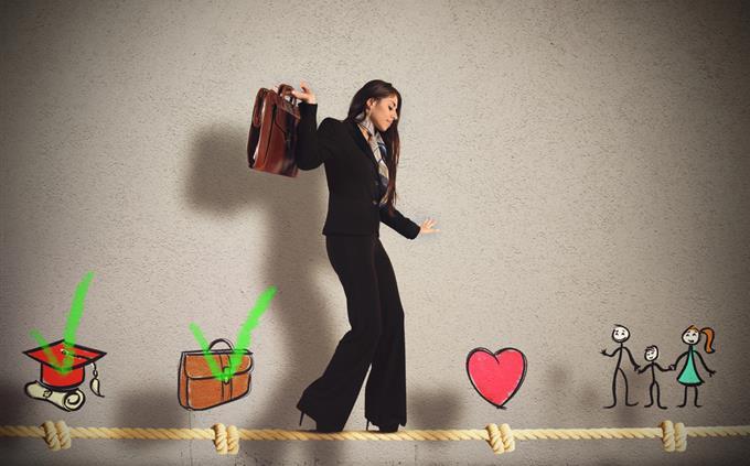 Ink Stain Test: a lease woman between different areas of life