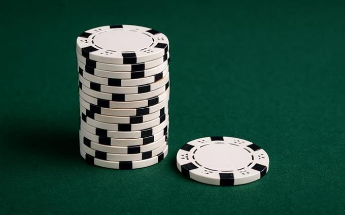 Memory Test: White Poker tokens