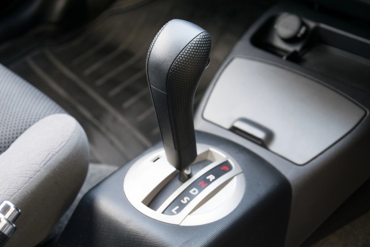 Tips for driving a vehicle with an automatic transmission: Automatic gear shift