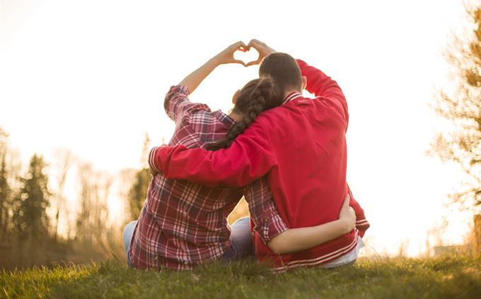 Do you fall in love quickly? A pair of embracing