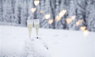 Do you fall in love quickly? Wine glasses in the snow