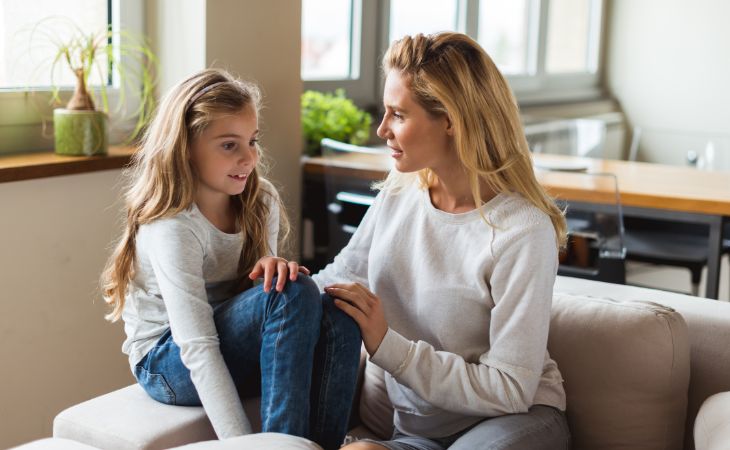 How to prevent children from becoming addicted to screens: A mother and daughter talking