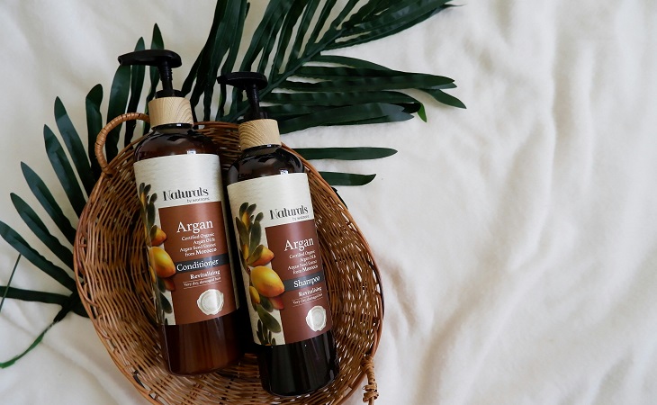Uses of argan oil: Bottles of Moroccan oil