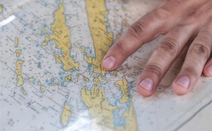 World geography test: hands on map