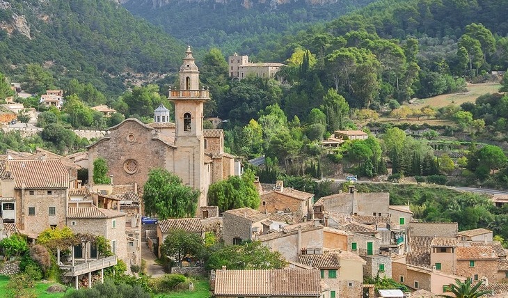 Recommended sites in Mallorca: Valldemossa