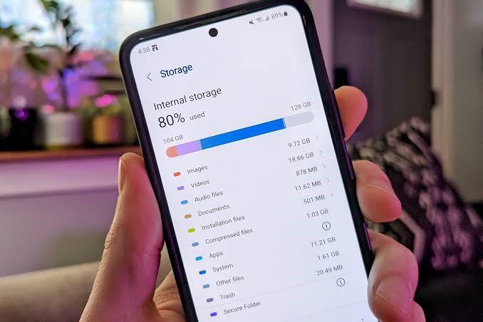 freeing space on android and iphone