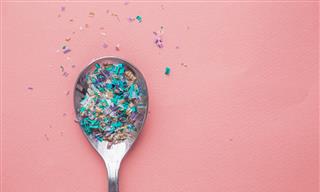 The Foods Leaving Microplastics in Your Brain