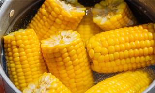 Why You Should Avoid Boiling Corn On the Cob