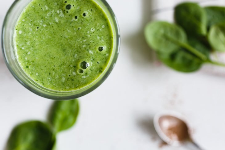 Kale, Apple and Spinach Juice