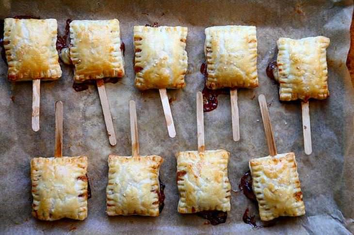 Bite-sized Baked Brie with Jam Filling