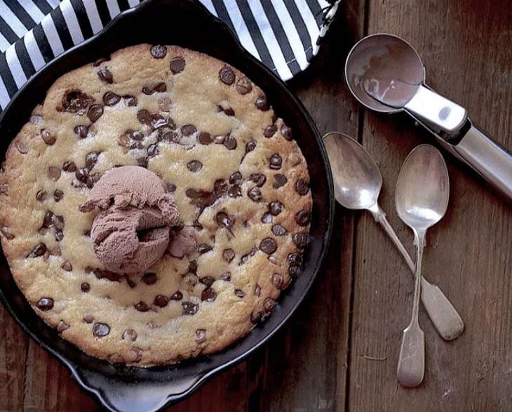 Scrumptious Giant Chocolate Chip Cookie